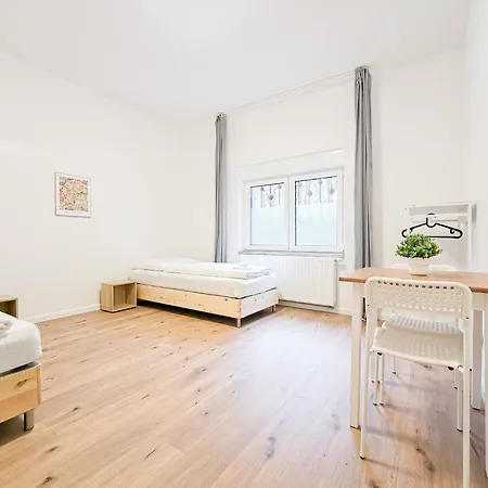 Daire Tolstov - Monteurwohnung Mit 3 Zimmern , Terrasse Und Parkplatz *