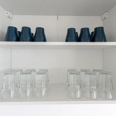 Tolstov - Monteurwohnung Mit 3 Zimmern , Terrasse Und Parkplatz Daire