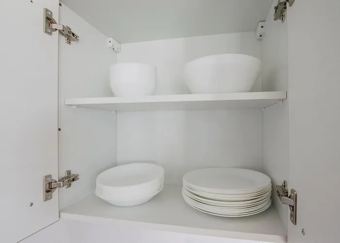 Tolstov - Monteurwohnung Mit 3 Zimmern , Terrasse Und Parkplatz Apartment *