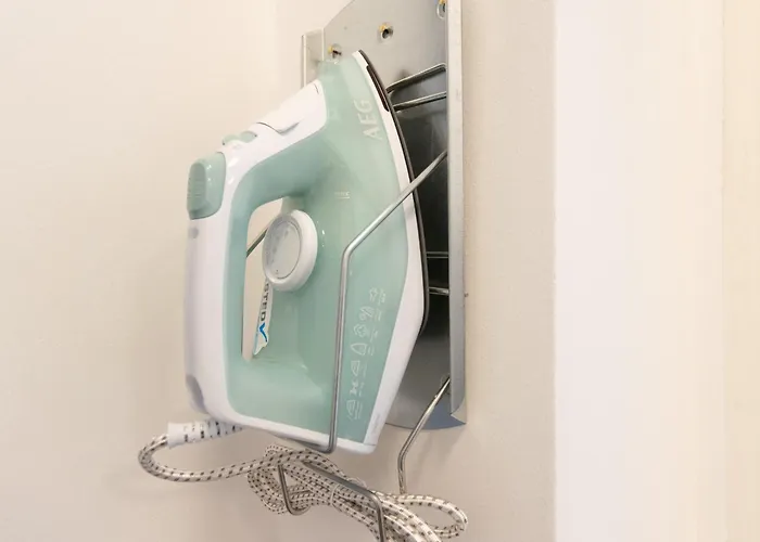 Tolstov - Monteurwohnung Mit 3 Zimmern , Terrasse Und Parkplatz * Duisburg