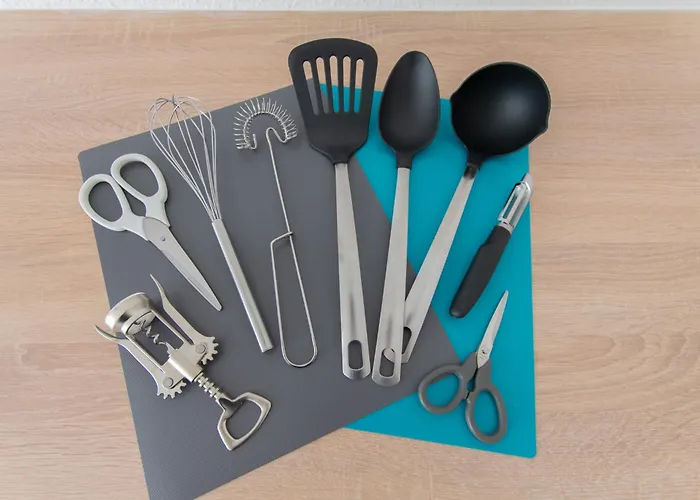 Tolstov - Monteurwohnung Mit 3 Zimmern , Terrasse Und Parkplatz *