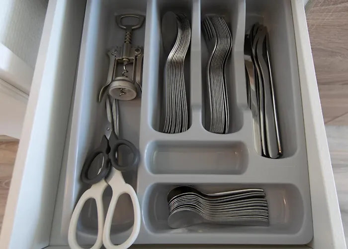 Tolstov - Monteurwohnung Mit 3 Zimmern , Terrasse Und Parkplatz Apartment Duisburg